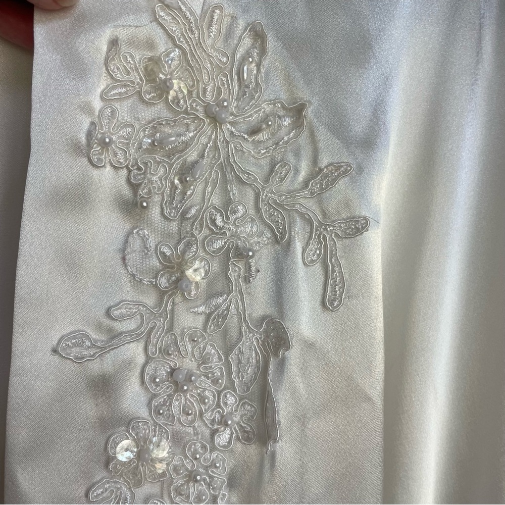 Alexandra Nicole Ivory Lace Pearl Applique Long Sleeve Robe Tie Waist Wedding XL - Picture 9 of 11